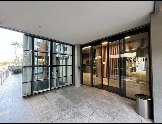 236M² OFFICE TO LET IN WOODSTOCK